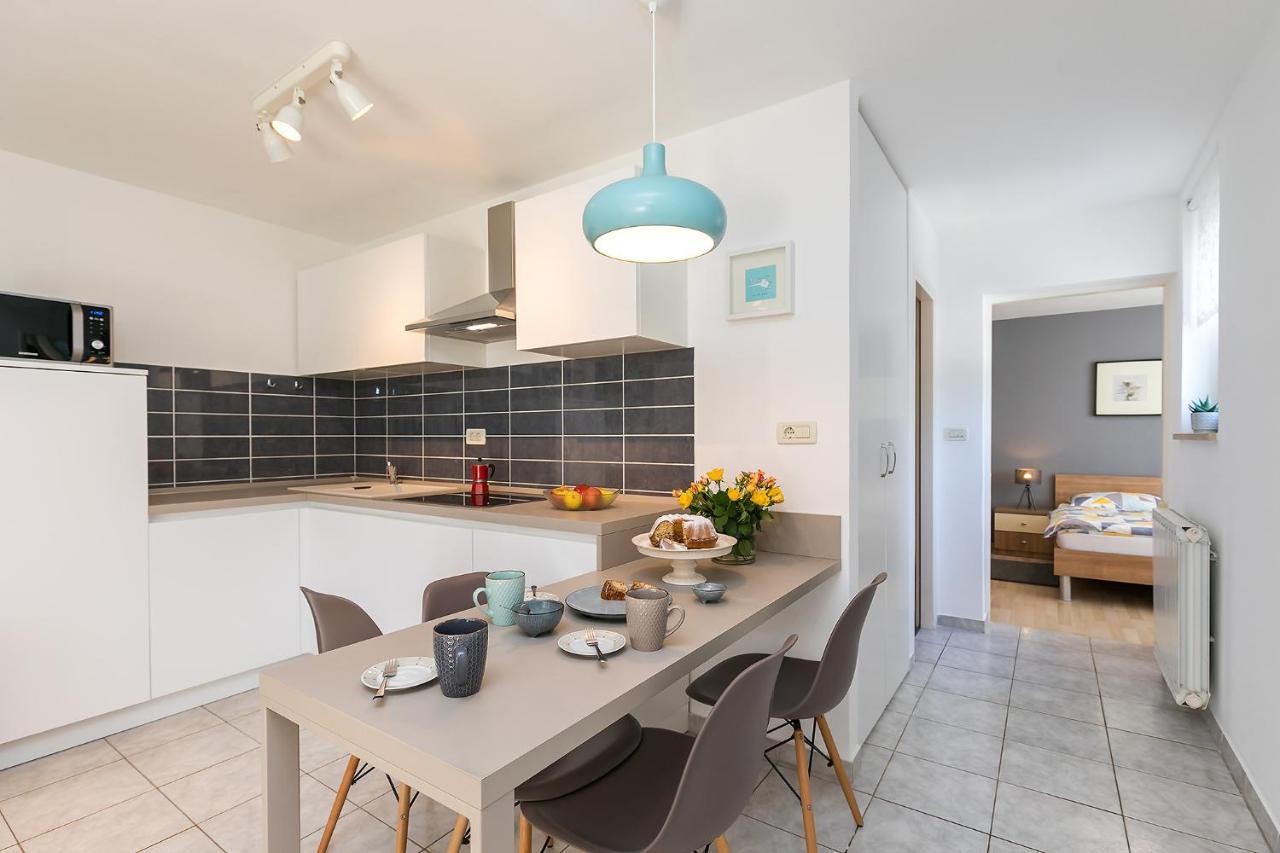 Apartments Dama Пореч Екстер'єр фото