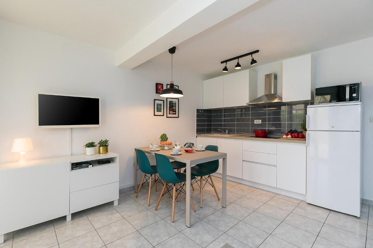 Apartments Dama Пореч Екстер'єр фото
