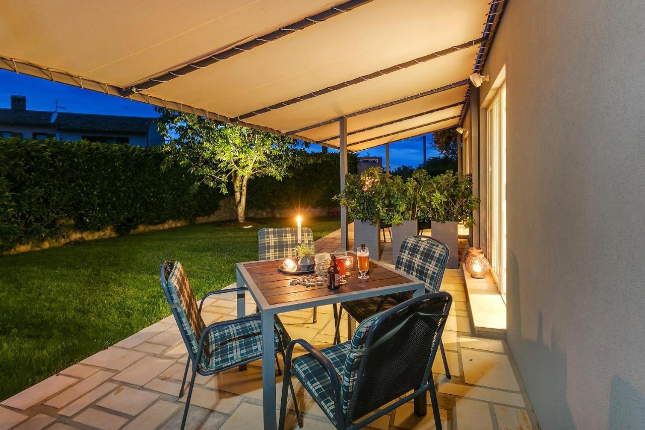 Apartments Dama Пореч Екстер'єр фото