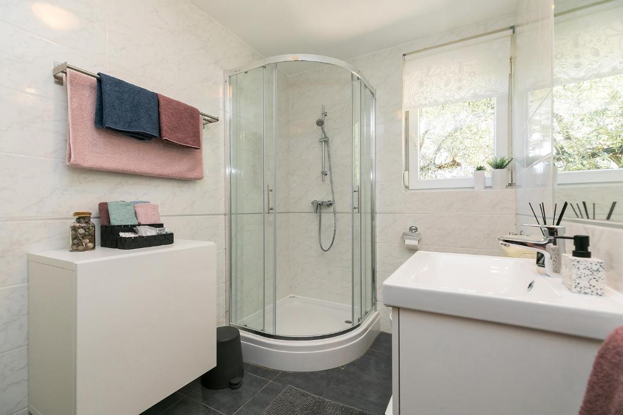 Apartments Dama Пореч Екстер'єр фото