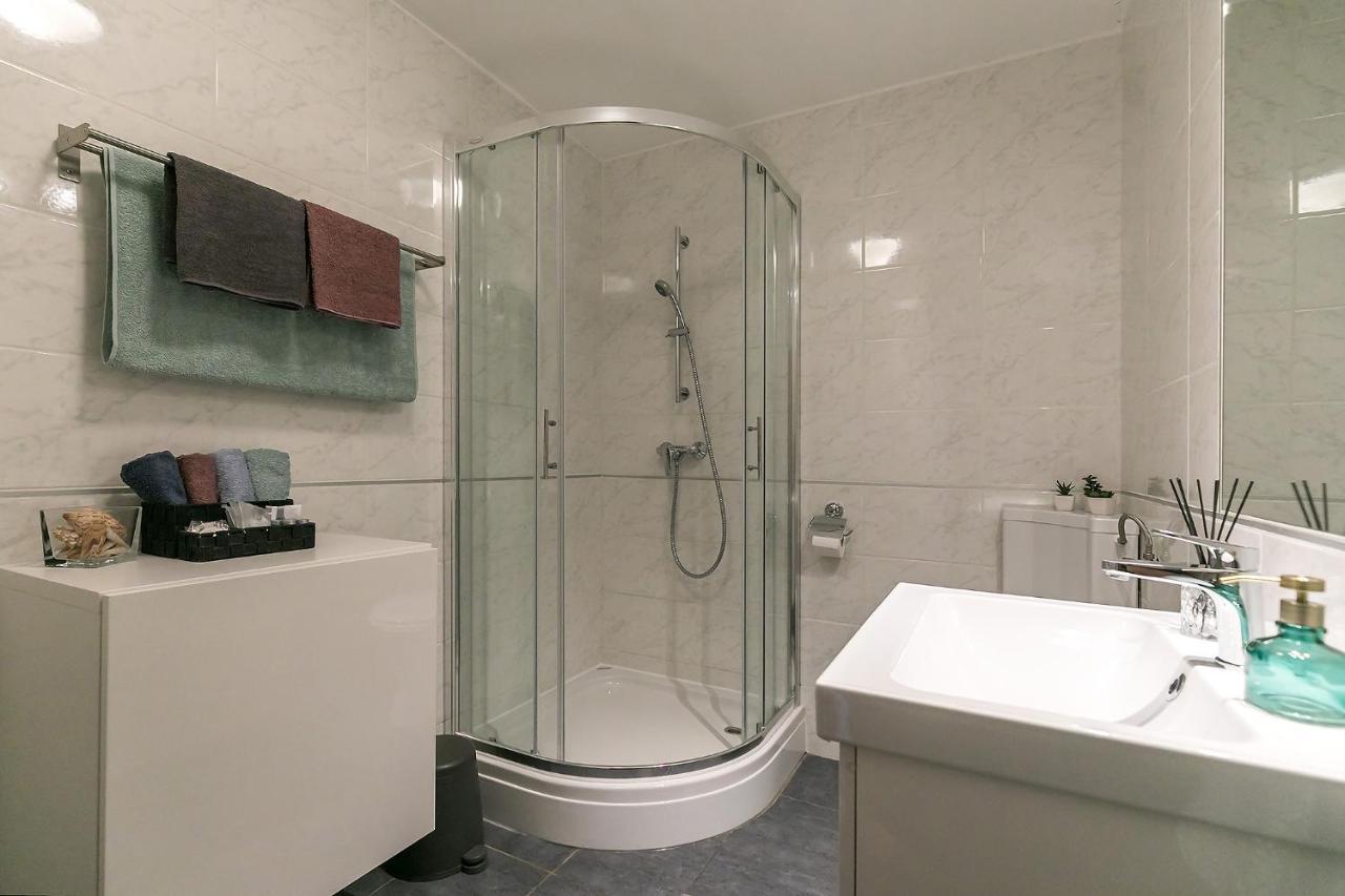 Apartments Dama Пореч Екстер'єр фото